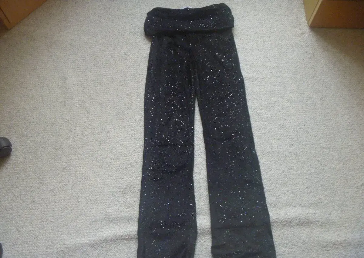 černé sametové třpytivé kalhoty zn. Kik vel. 146/152