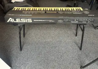 Alesis QuadraSynth Plus Piano.