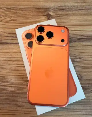 iPhone 17 Pro - 256GB Cosmic Orange