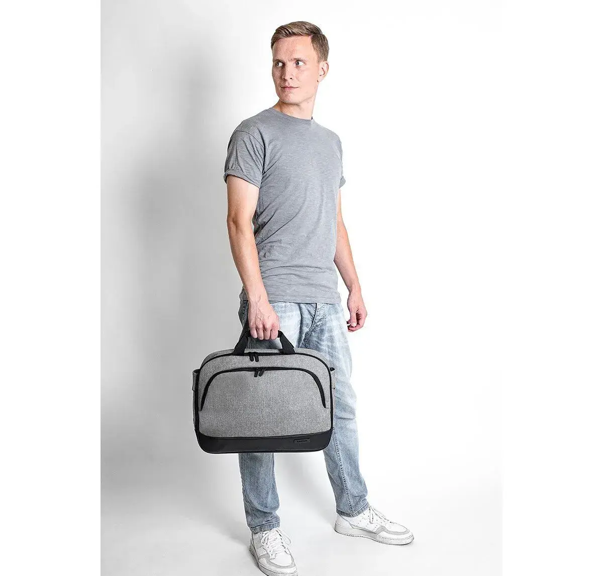 Hi-tech brašna na notebook Crumpler Mantra Office Pro