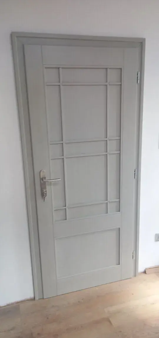 Smrké dveře s obložkou