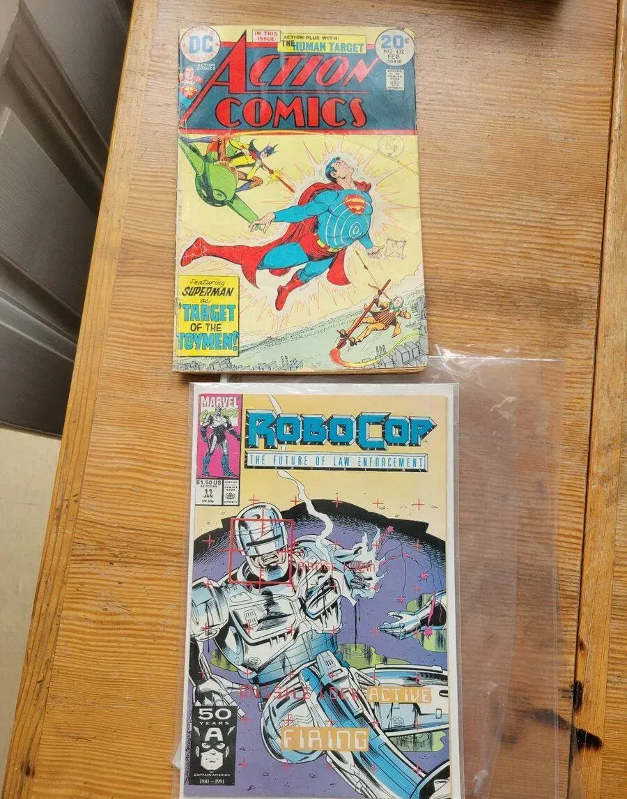 Sběratelské komiksy Action Comics a Robocop