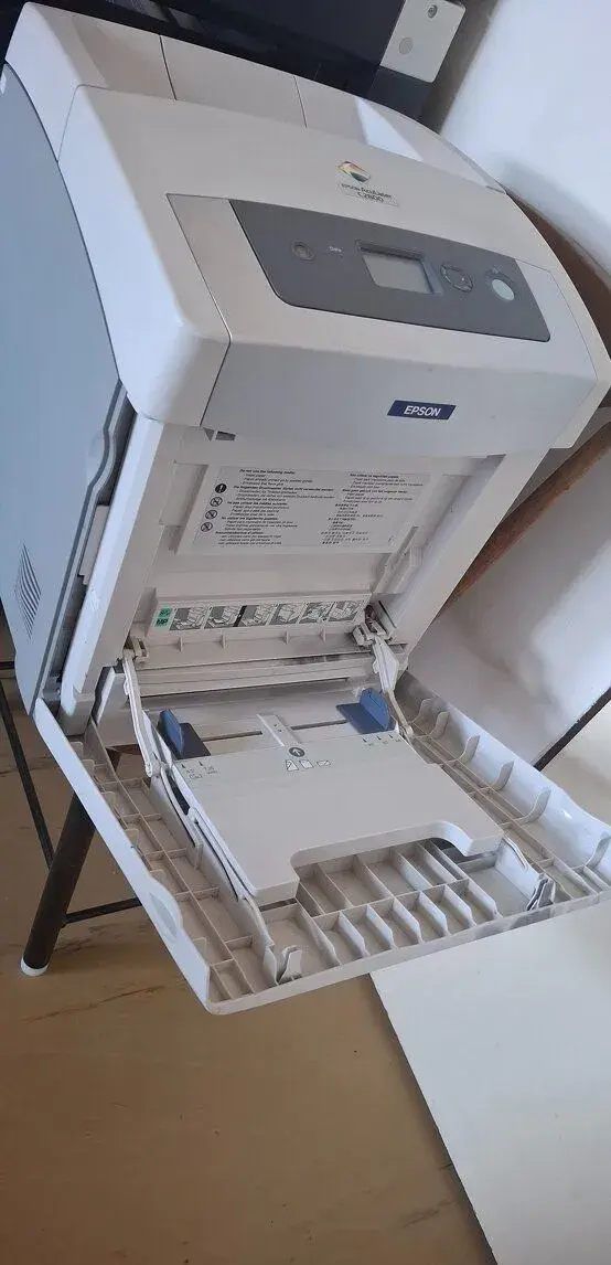 Barevná laserová tiskárna EPSON AcuLaser C2800.