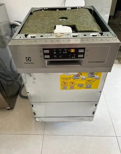 MYČKA ELECTROLUX ESI4621LOX