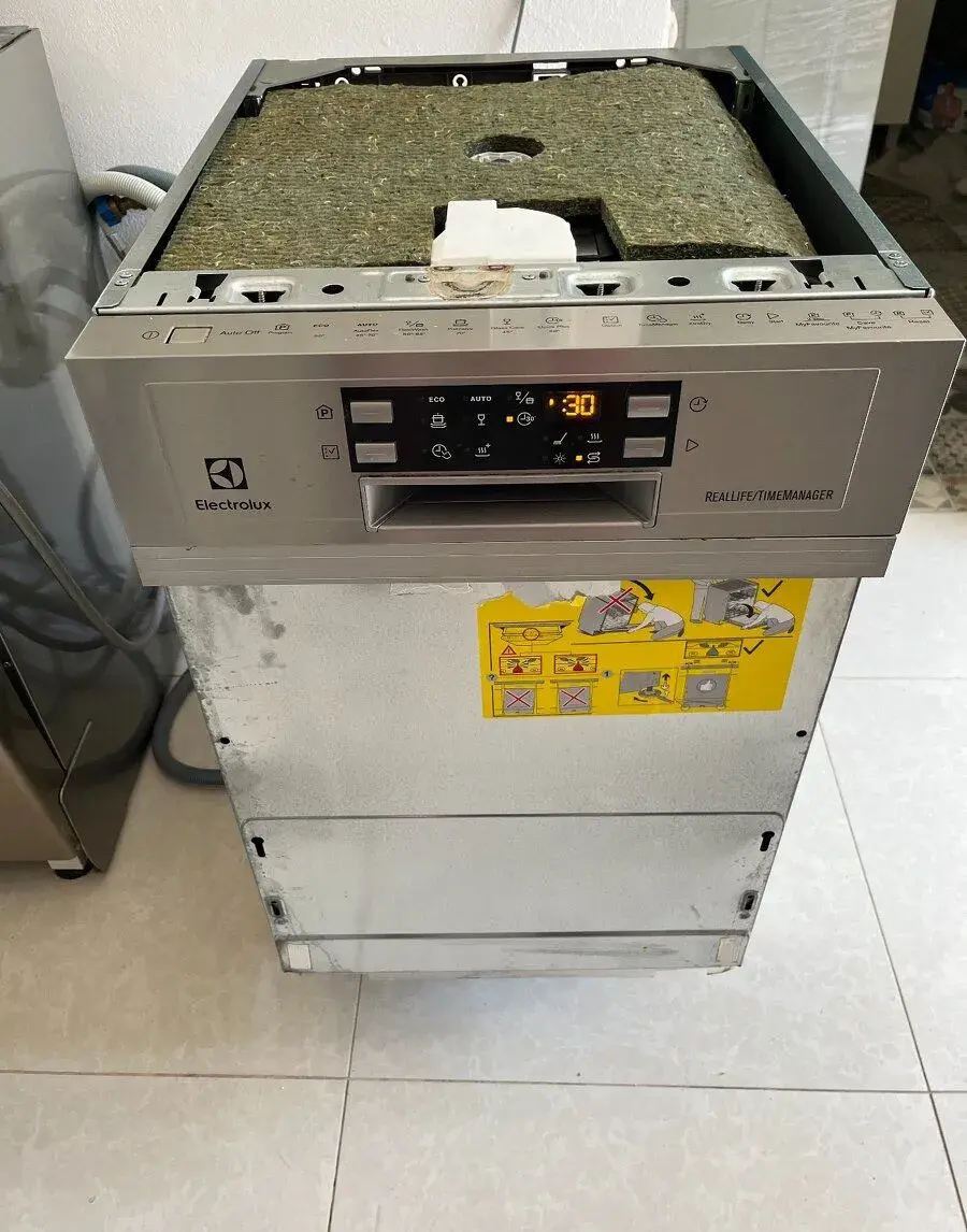 MYČKA ELECTROLUX ESI4621LOX