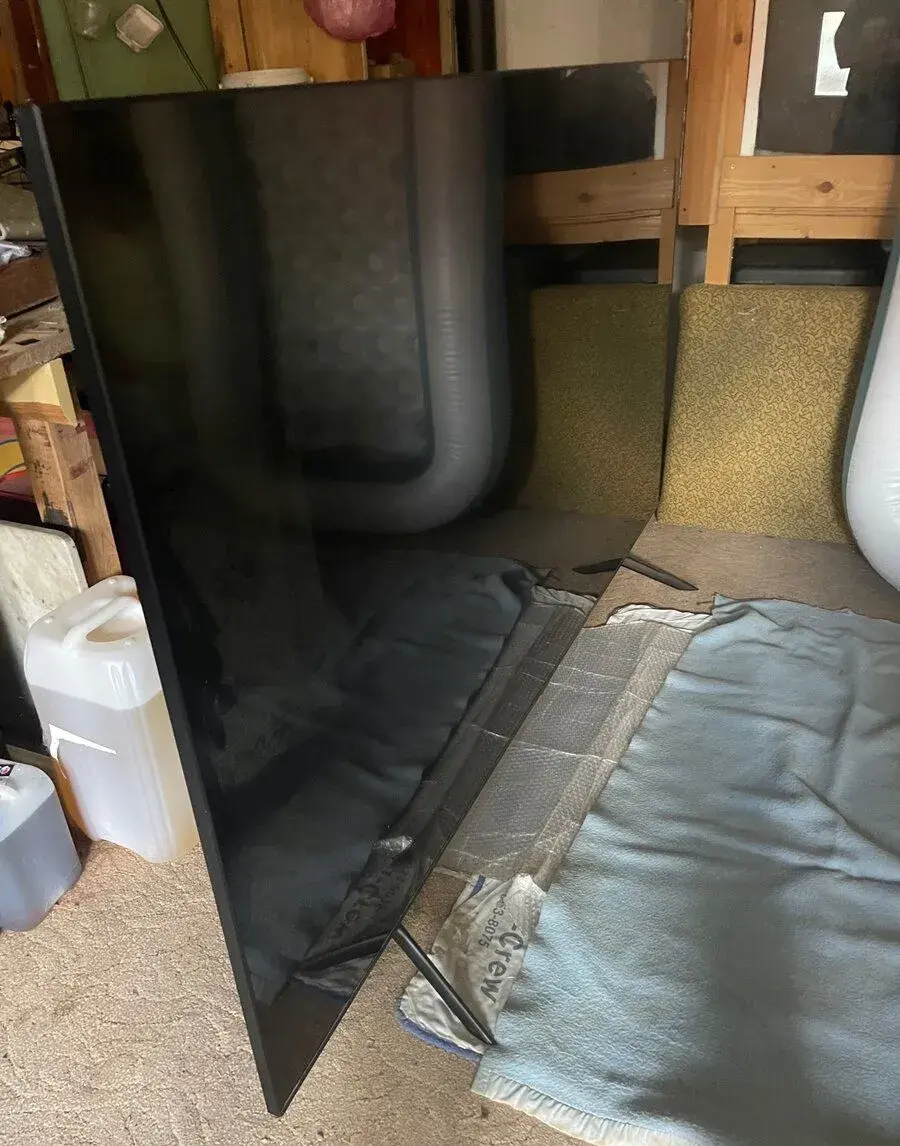 Samsung uhlopříčka 82palců , nefunkční .