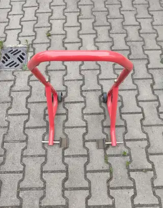 Stojan na moto