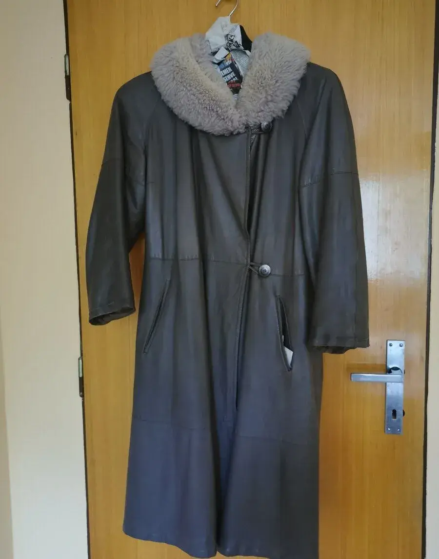 Dámský kožený kabát
