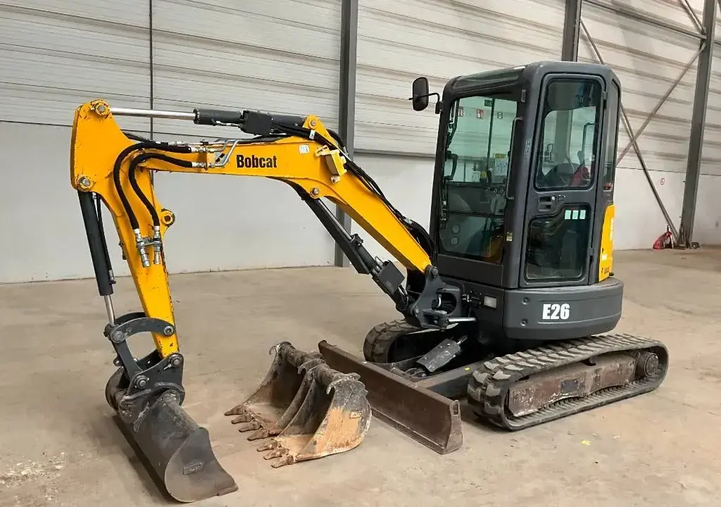 BAGR BOBCAT E 26