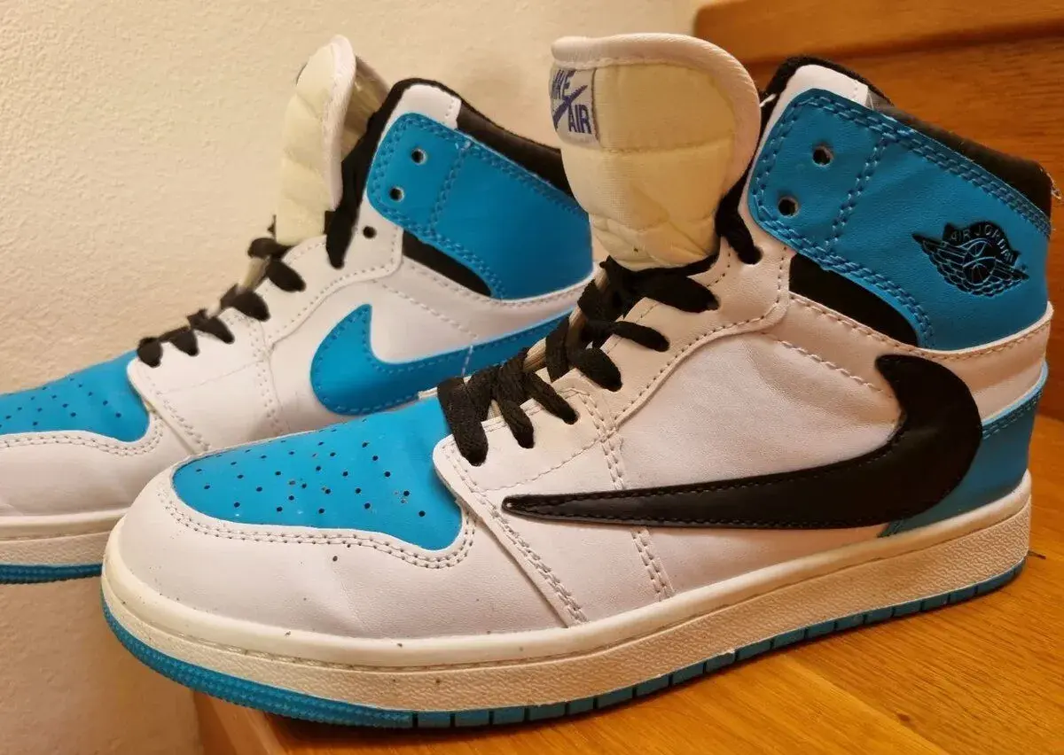 Boty Jordan Air 1 Mid