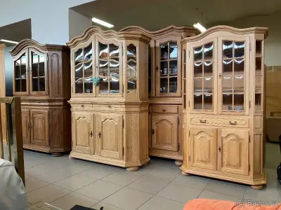 Dubové zdobené příborníky a dressoary