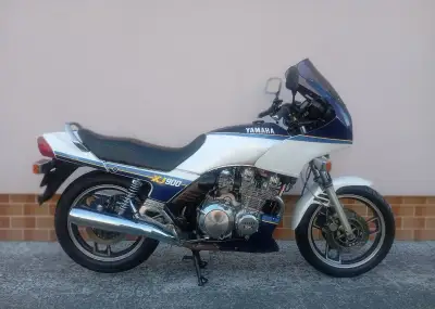 YAMAHA XJ 900