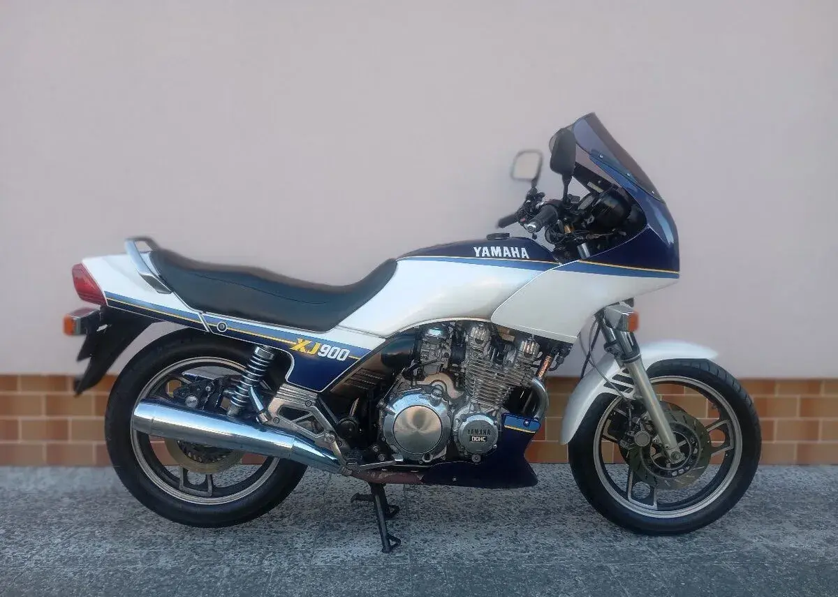 YAMAHA XJ 900