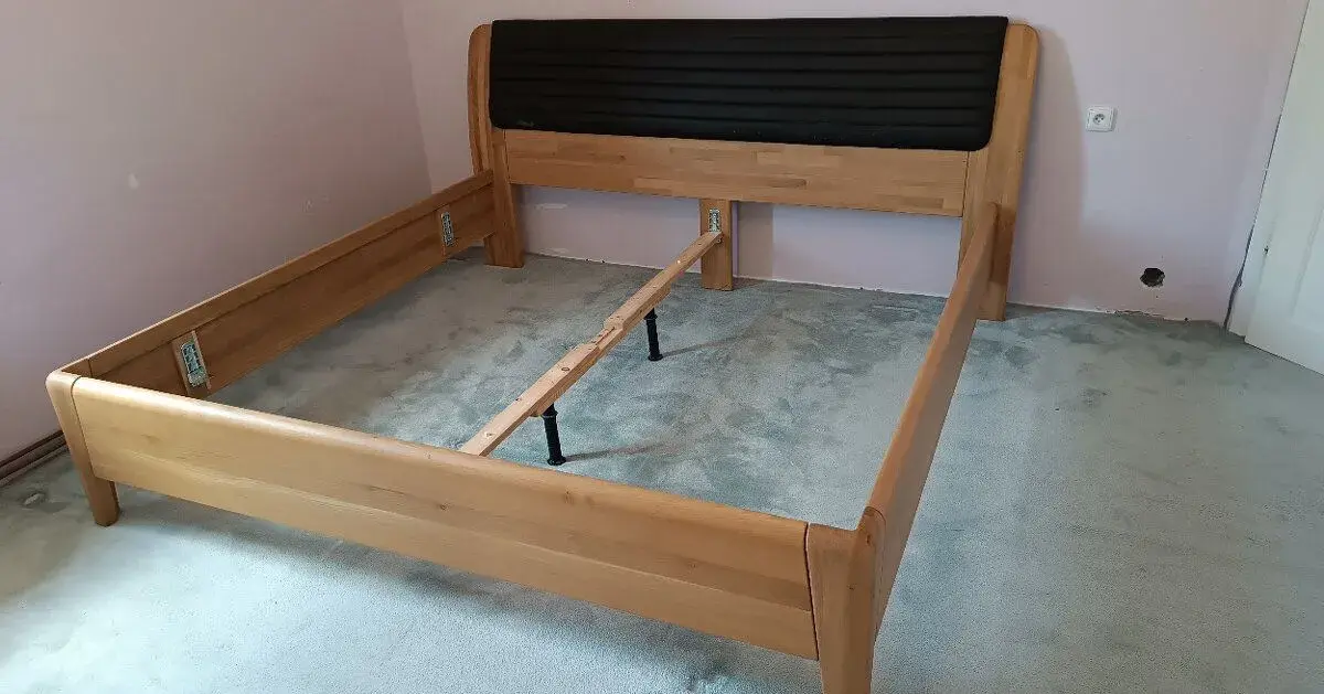 Manželská postel masivní dub