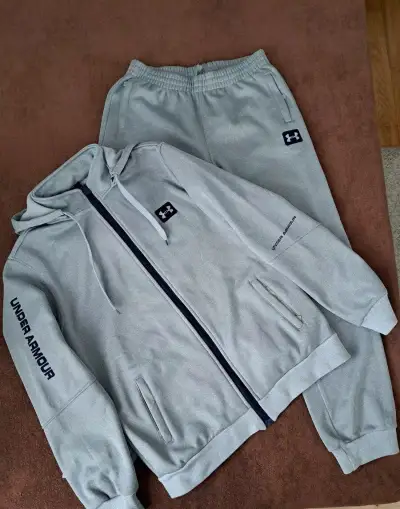 Under Armour tepláková souprava