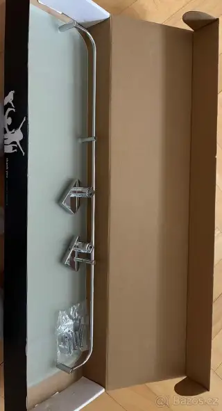 SKLENĚNÁ POLICE S OHRÁDKOU, 60 CM