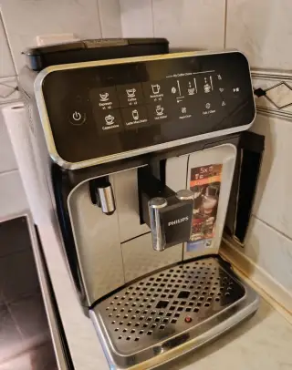 kávovar PHILIPS 3200 LatteGo