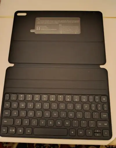 Magnet. pouzdro s klávesnicí pro tablet Huawei MatePad 11
