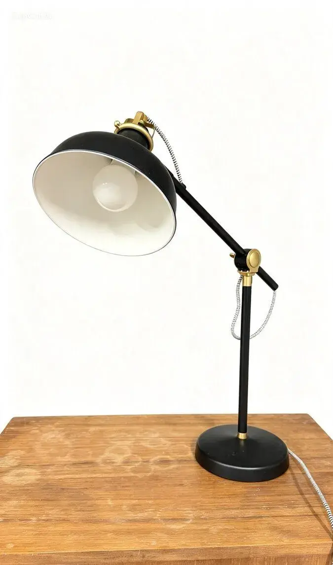 IKEA RANARP – černá designová lampa