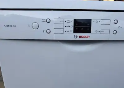Myčka nádobí BOSCH SilencePlus (60 cm) – bílá