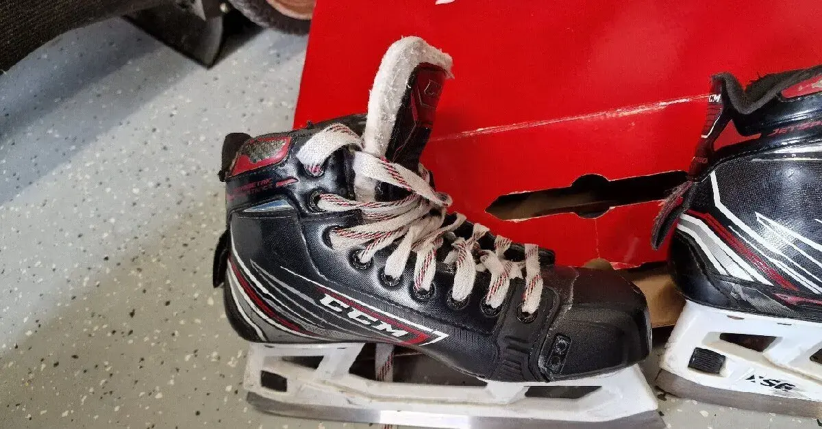 Golanske brusle CCM FT480G JetSpeed, velikost 5.5, D (EU39)