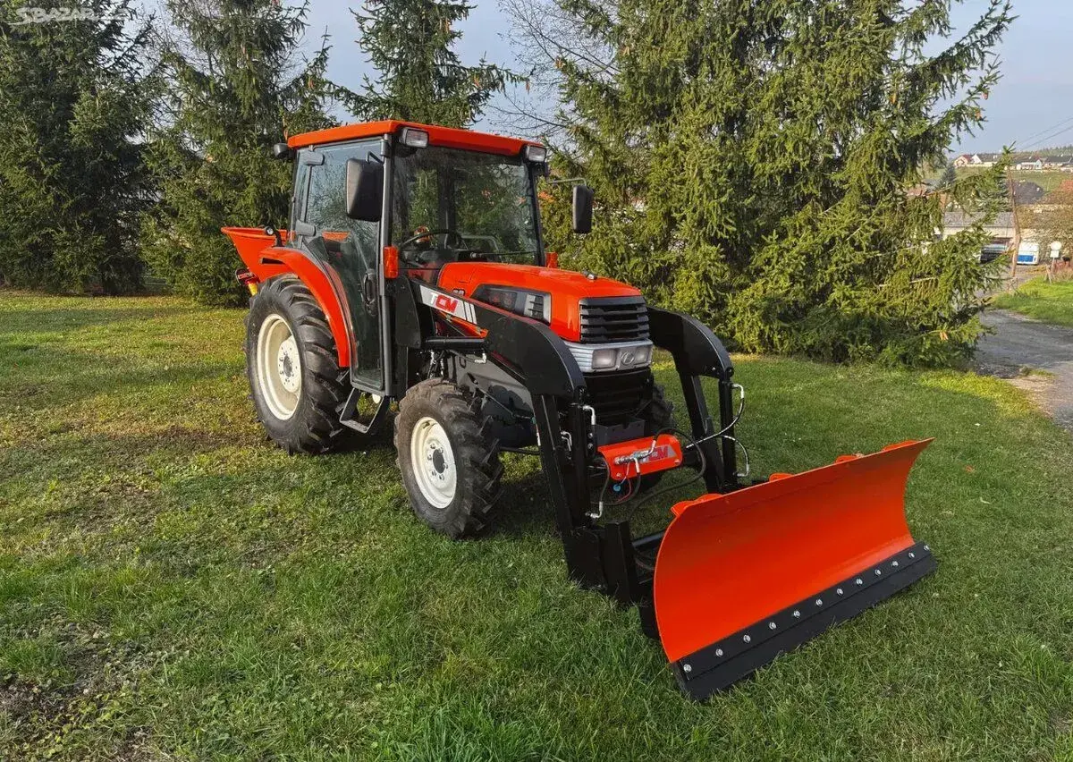 Malotraktor Kubota KL-33 zimní údržba Top