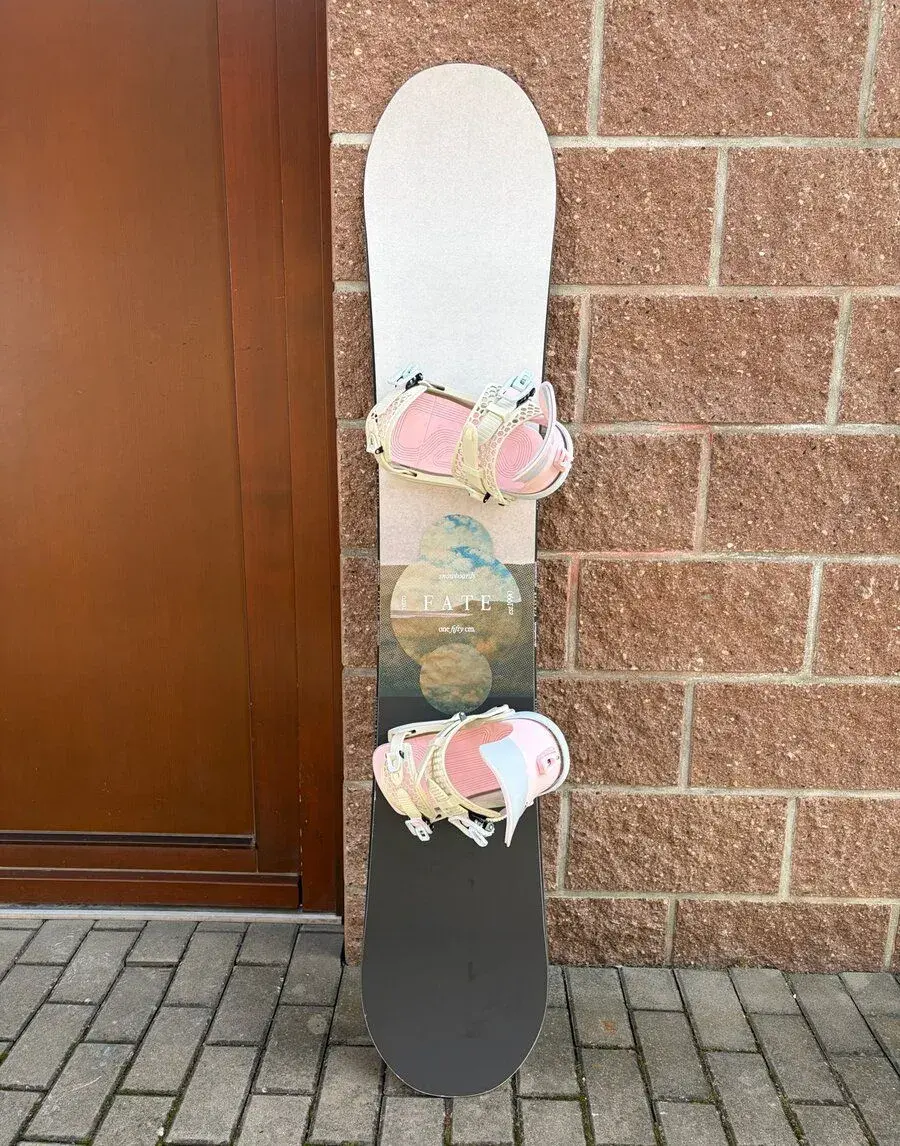 Dámský snowboard NITRO Fate 150 cm + vázání