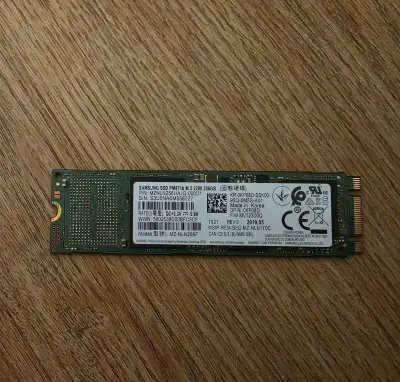 SSD Samsung M2 SATA 256GB, var. 1