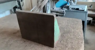 Opora pro měření, rýsování, obrábění