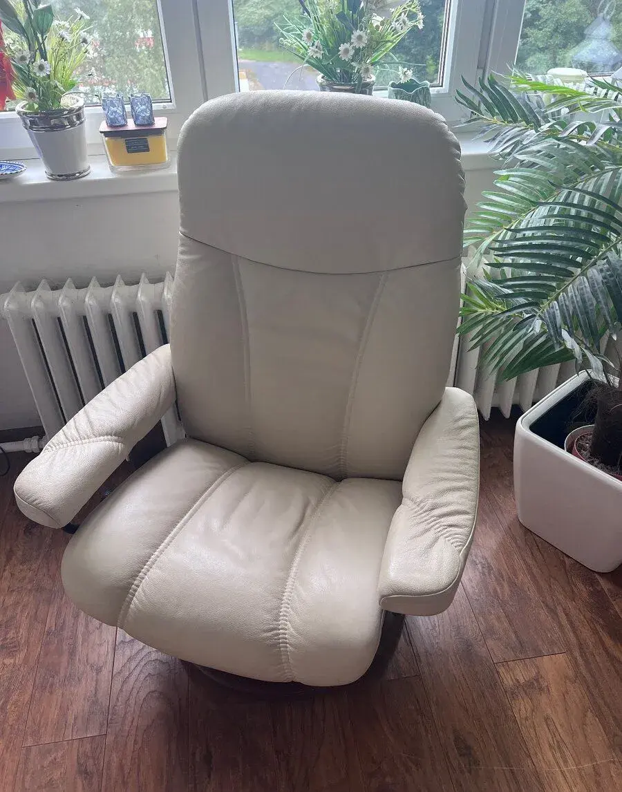 ZNAČKOVÉ KOŽENÉ POLOHOVACÍ OTÁČECÍ KŘESLO STRESSLESS