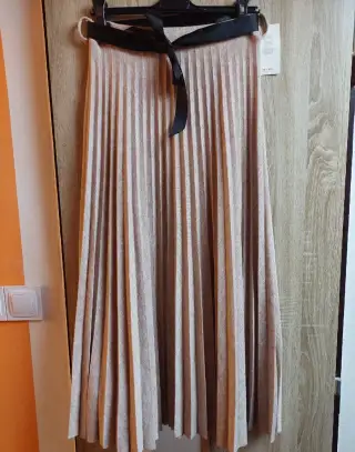 Plisovaná dlouhá sukně