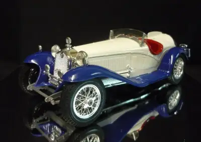 Alfa Romeo 2300 Spider 1932 bílomodrá Bburago 1/18