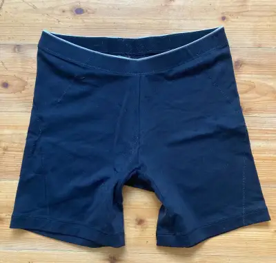 Adidas delší černé kraťasy, vel M