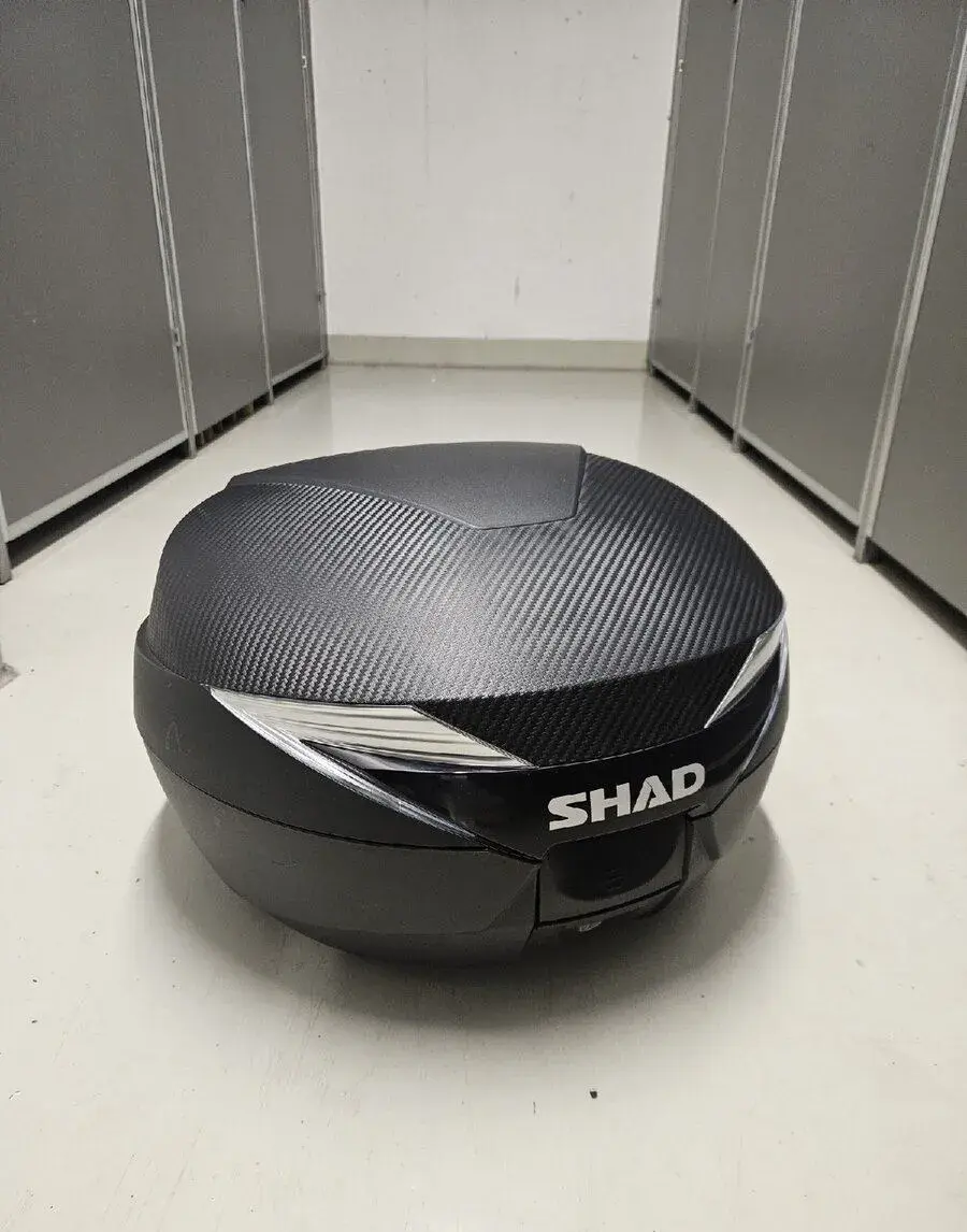 Motocyklový kufr SHAD SH39 39L + montážní plotna