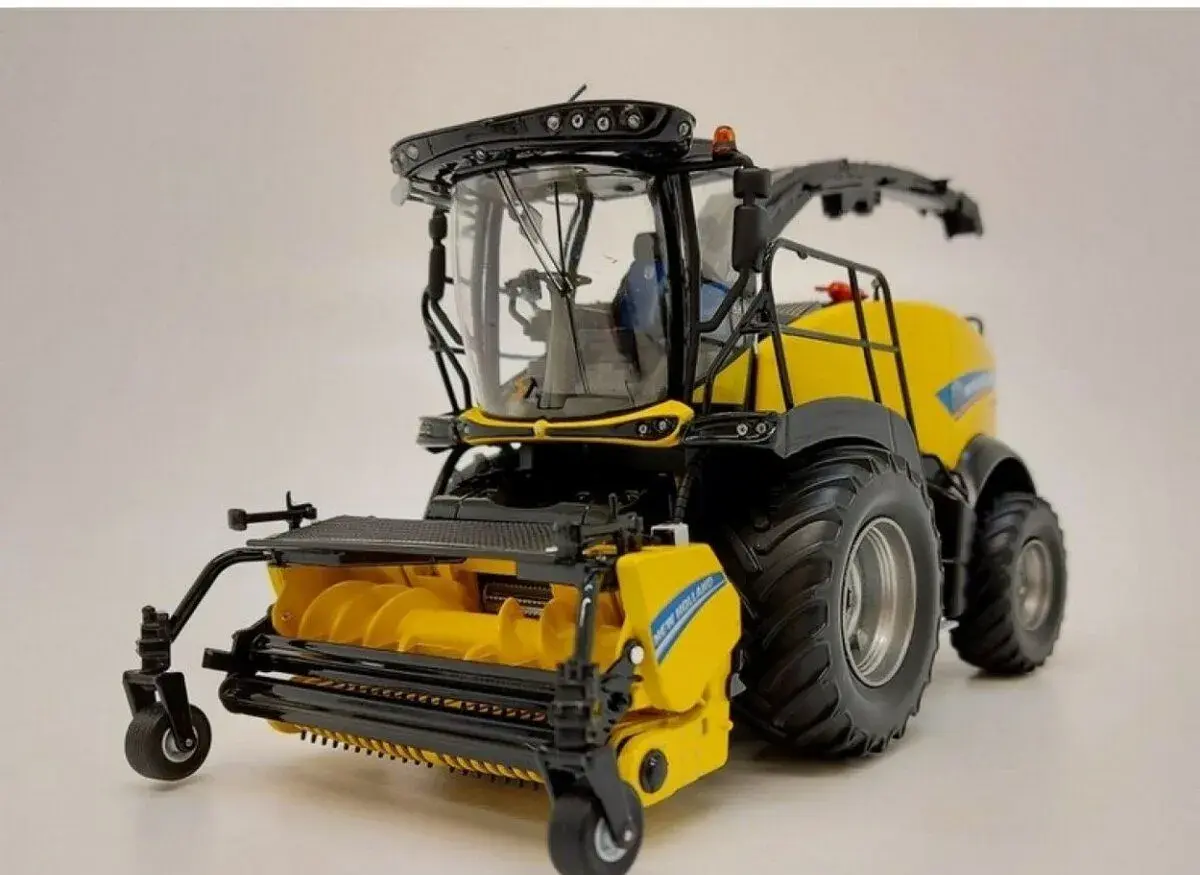 ŘEZAČKA NEW HOLLAND FR MĚŘÍTKO 1:32 MARGE MODELS