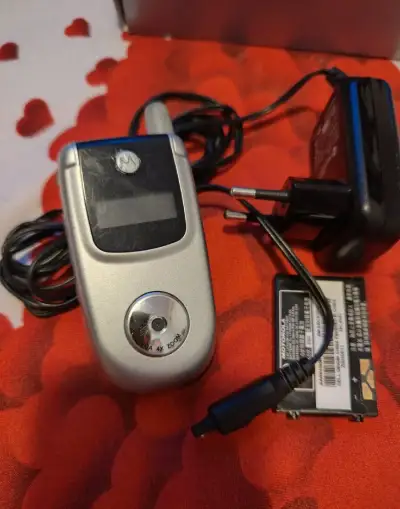Motorola V220