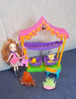 Panenka Mattel enchantimals jdeme tábořit