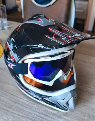 Dětská přilba na minibike, krosku