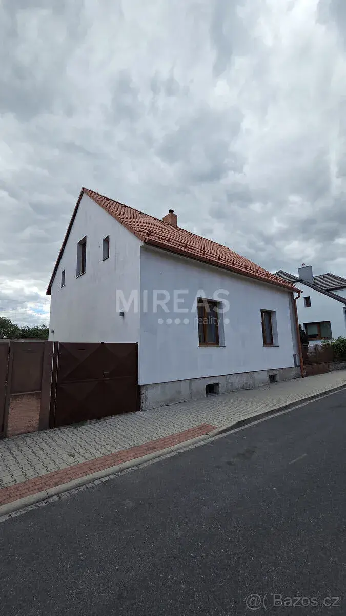 Nymburk, pronájem rodinného domu 5 KK, 150 m2 na pozemku 34