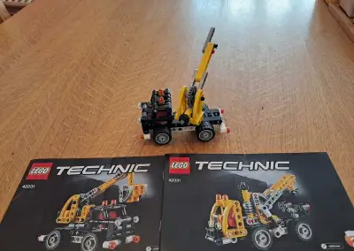 Lego Technic 42031 pracovní plošina 2v1