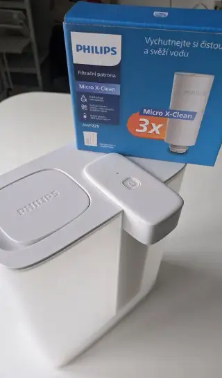 Filtrační konvice Philips AWP2980WH s 3ks náhradních filtrů
