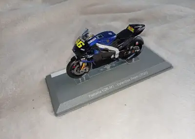 motorka yamaha yzr-m1