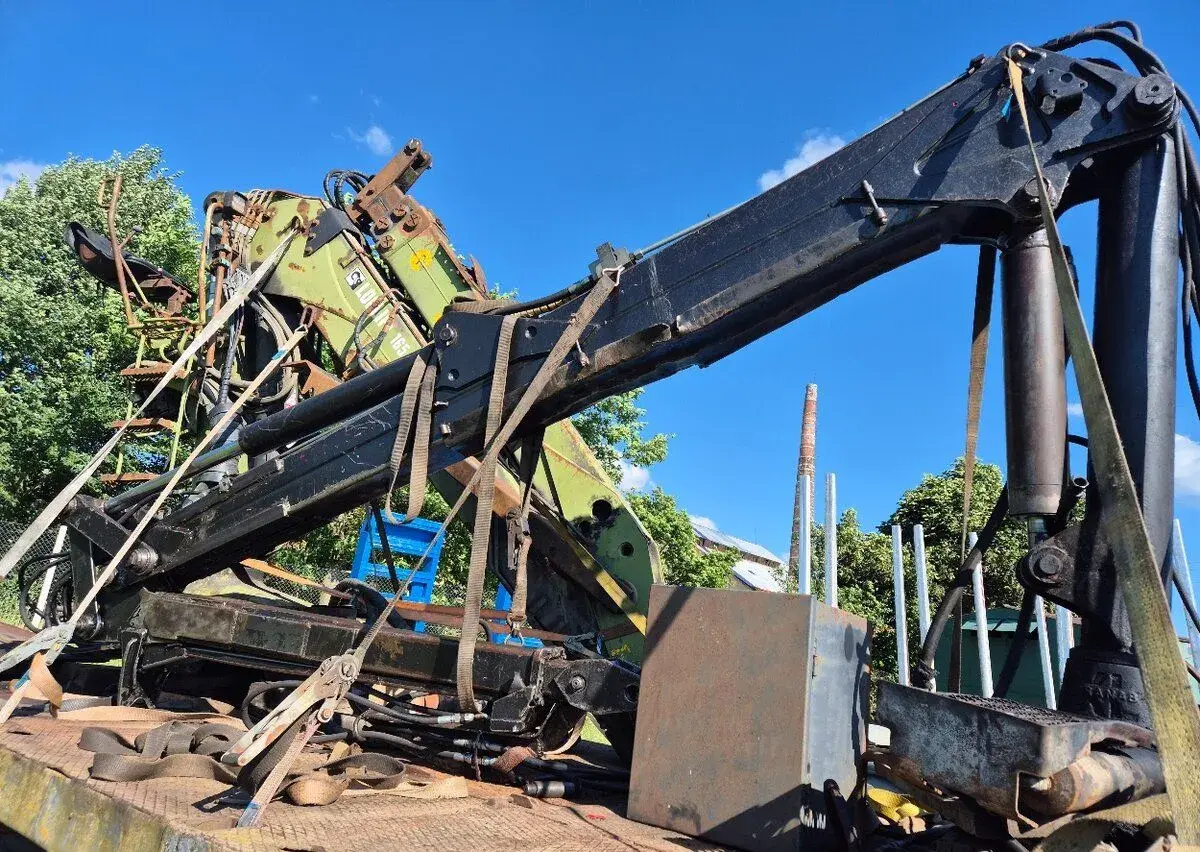 hydraulická ruka na vyvážecí souprava Valmet
