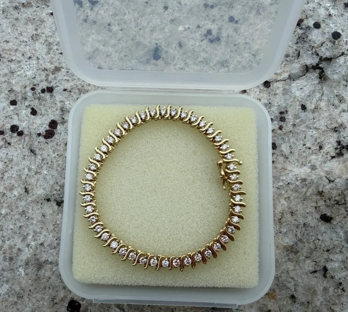 Briliantový zlatý náramok 16g, 44 briliantov, 18cm
