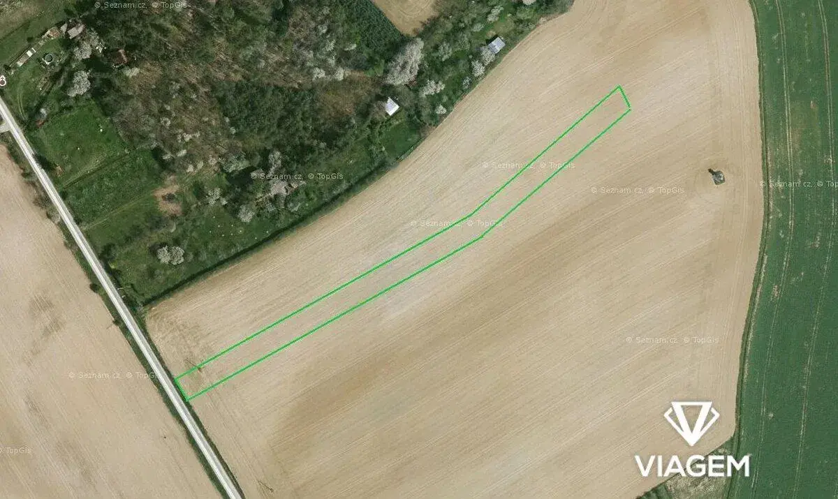 Pole 2 604 m², Podíl 50 % o výměře 1 302 m²