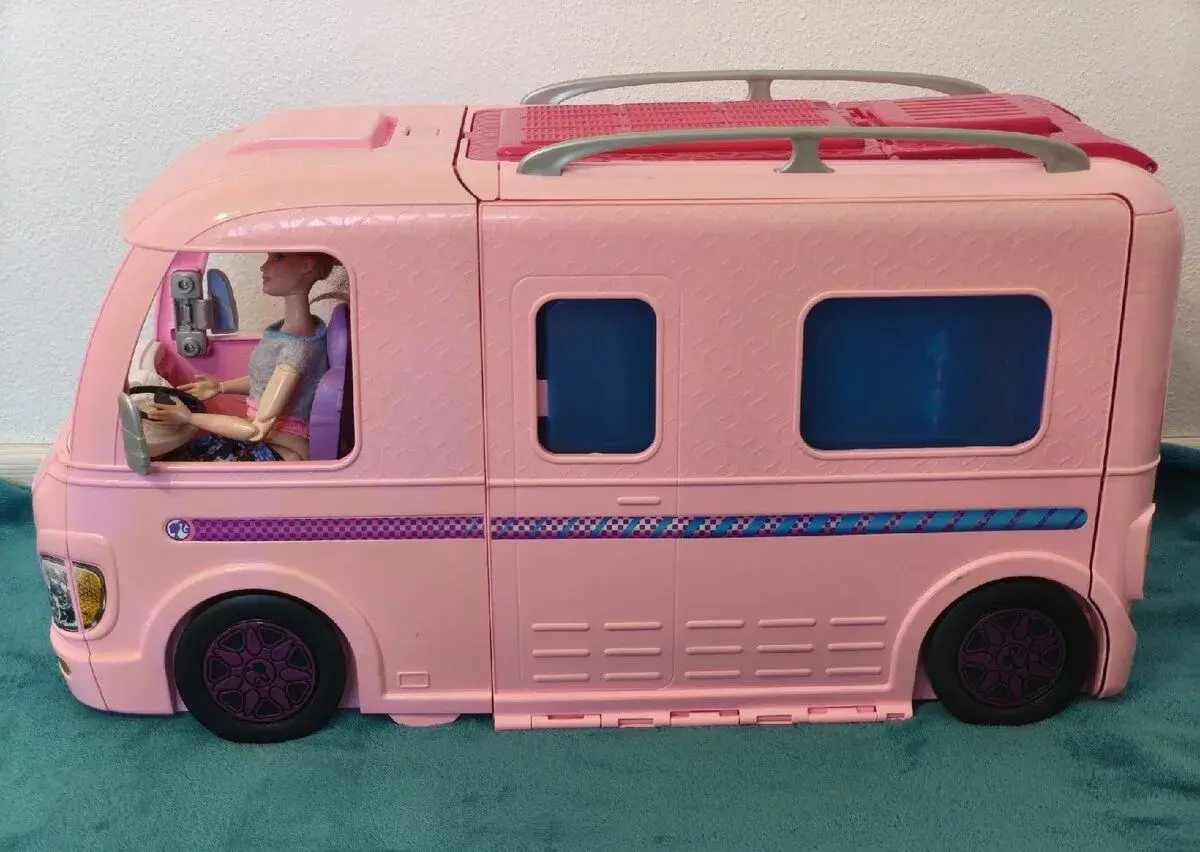 Barbie karavan DreamCamper + 2 panenky, doprava v ceně