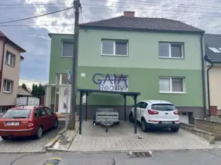 Vnorovy - Pronájem prostorného patra v rodinném domě - 108m2