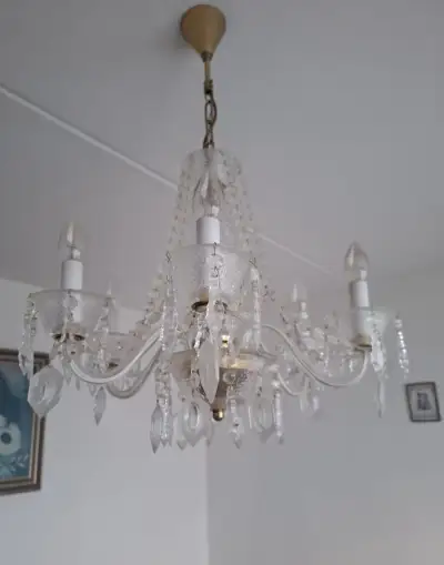 Křišťálový lustr