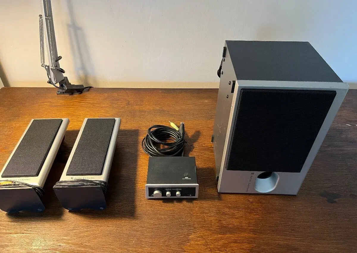 repro Altec Lansing 2.1 subwoofer
