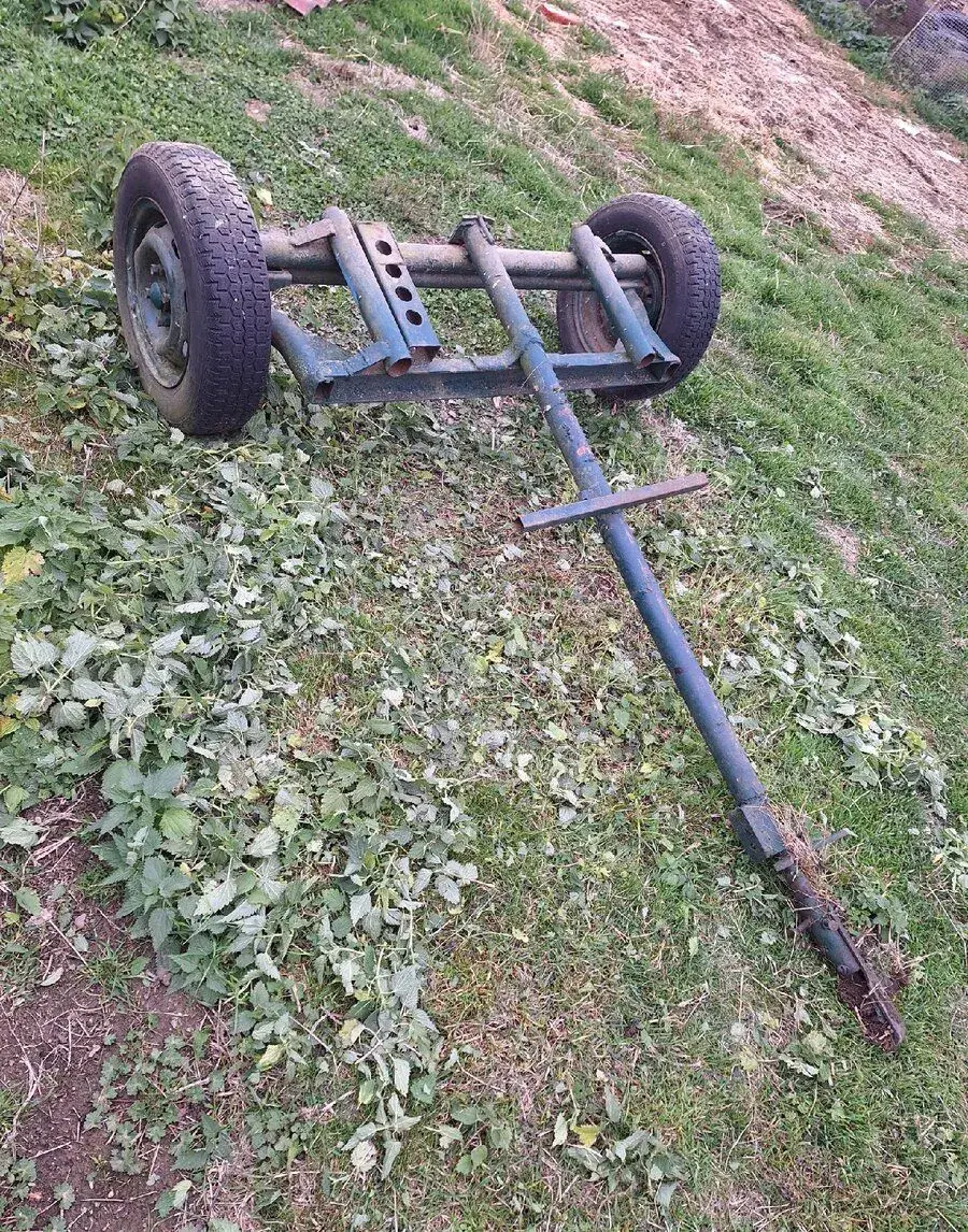 Podvozek / náprava s ojí